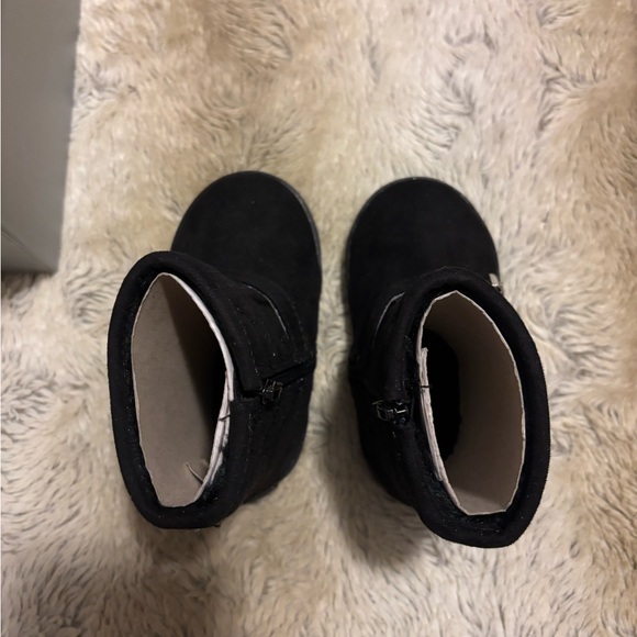Stuart Weitzman Baby Quil Booties - Size 4 - Picture 6 of 12